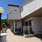Bed & Breakfast Casa Dell'aura 3*