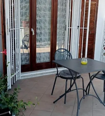 Casa Dell'aura 3* קיאברי